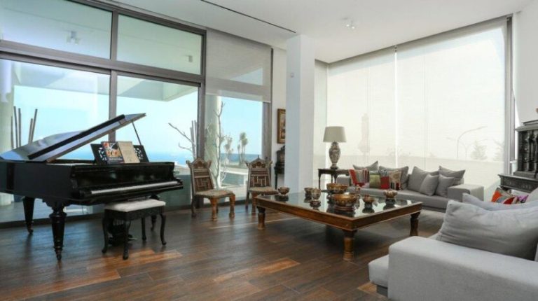 5 Bedroom Villa for Sale in Agios Tychonas, Limassol District