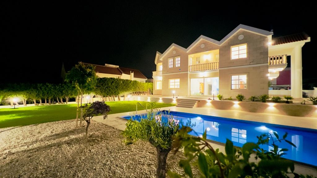 5 Bedroom Villa for Sale in Palodeia, Limassol District