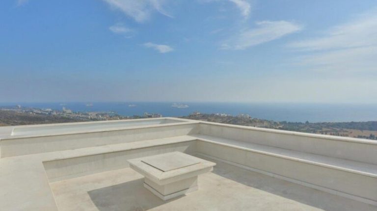 5 Bedroom Villa for Sale in Agios Tychonas, Limassol District