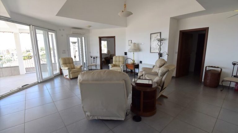 5 Bedroom Villa for Sale in Limassol District