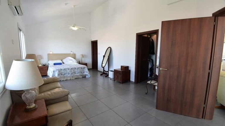 5 Bedroom Villa for Sale in Limassol District