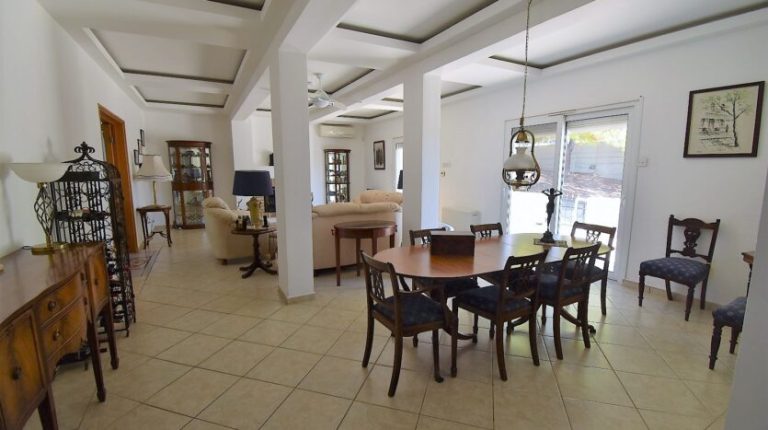 5 Bedroom Villa for Sale in Limassol District