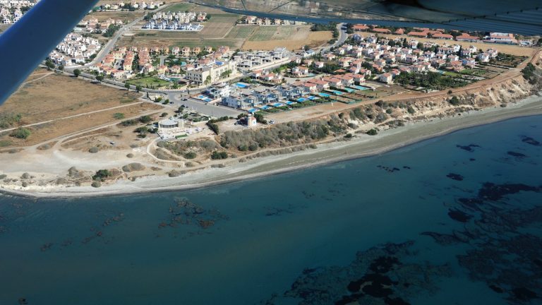 Faros Luxury Apartments (Beachfront)