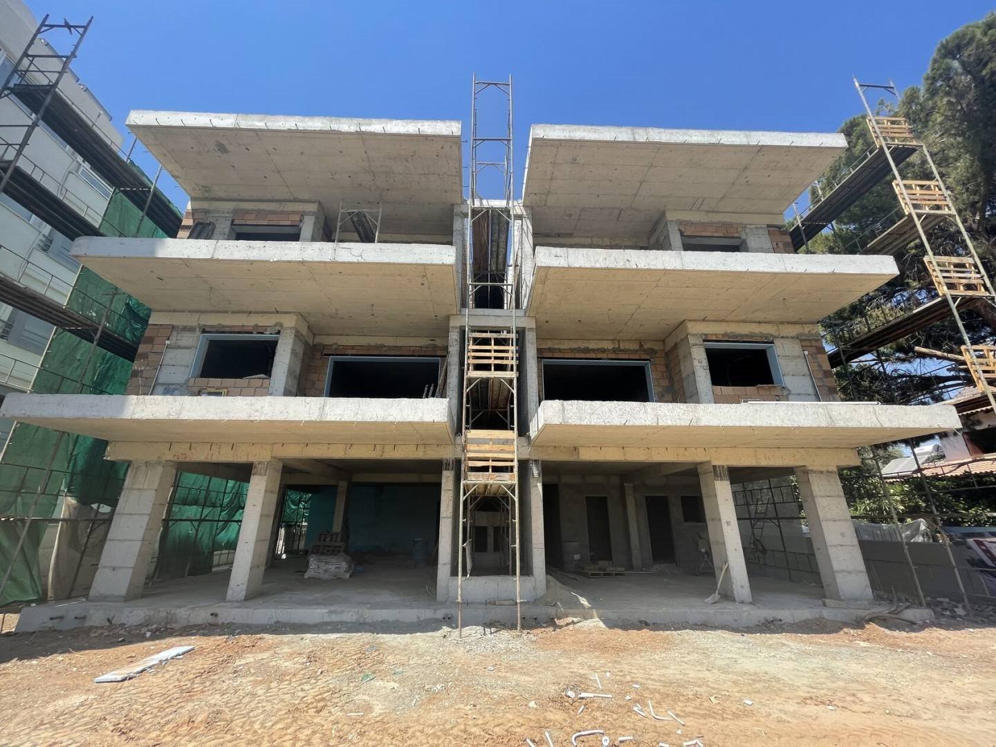 Lagoon Apartments