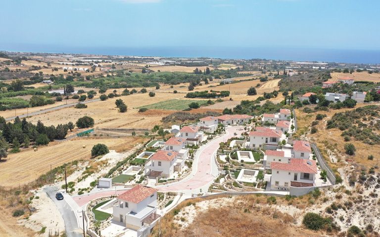 Maroni Hilltop Villas
