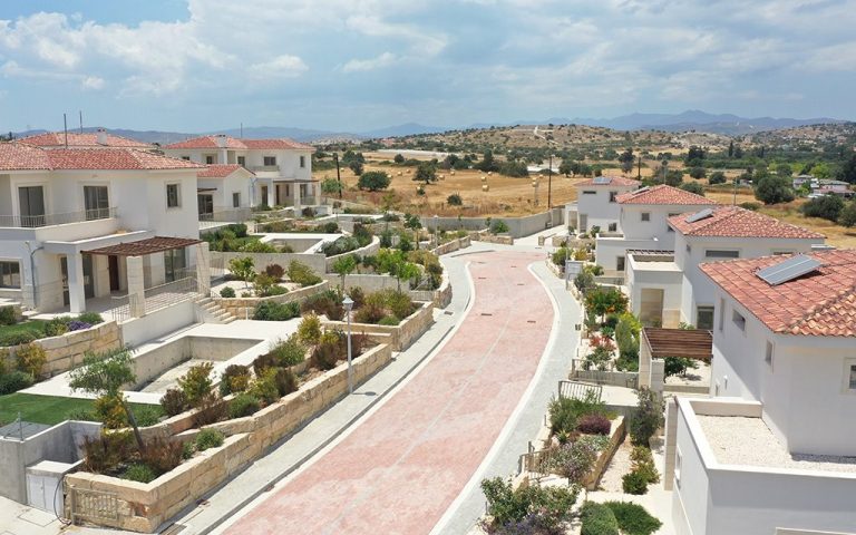 Maroni Hilltop Villas