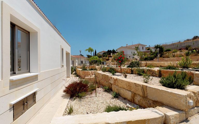 Maroni Hilltop Villas