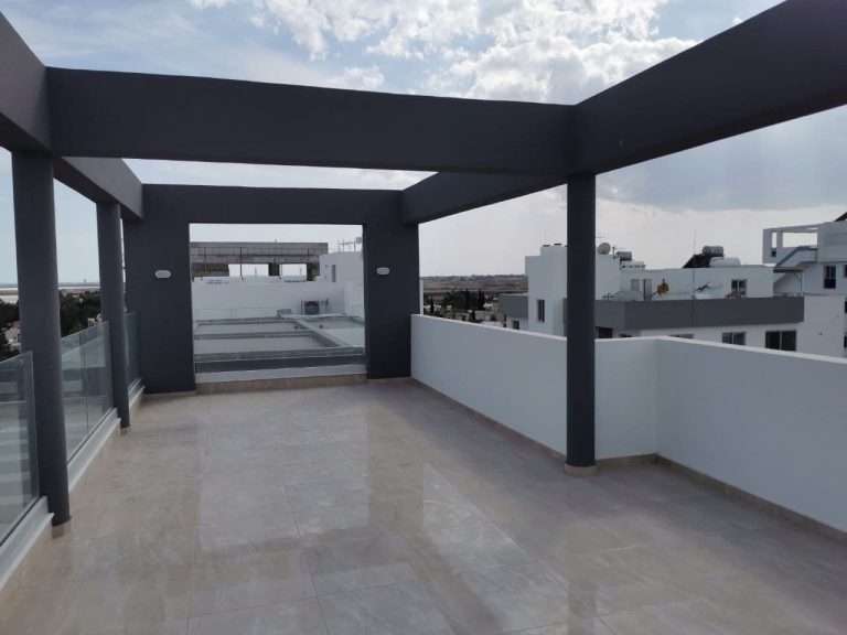 Plus 12 Residence