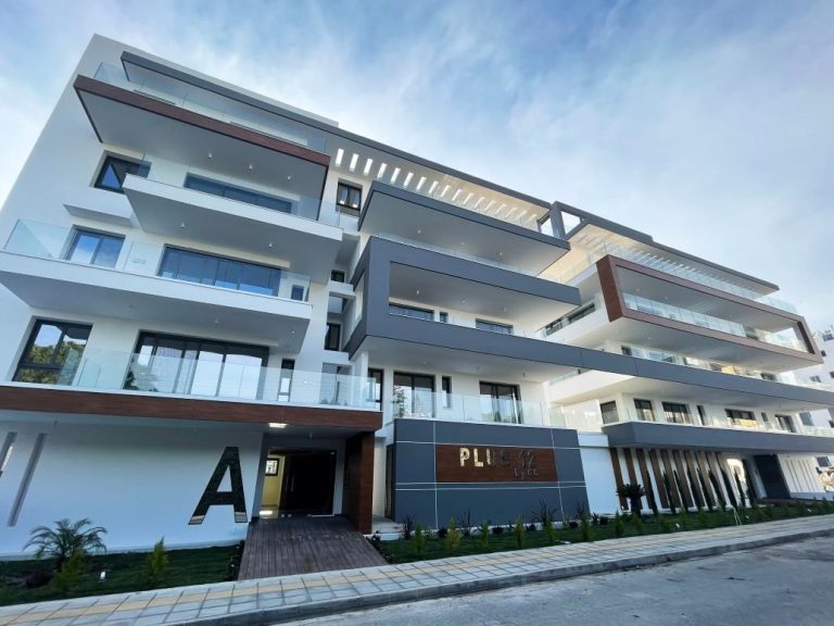 Plus 12 Residence