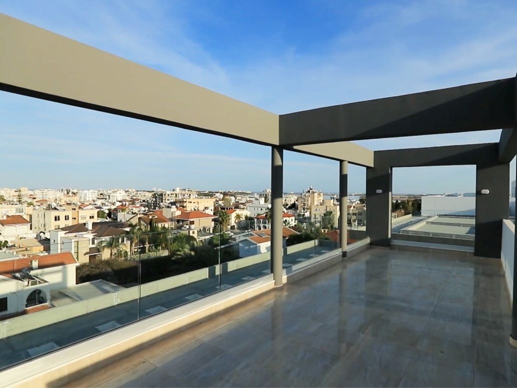 Plus 12 Residence