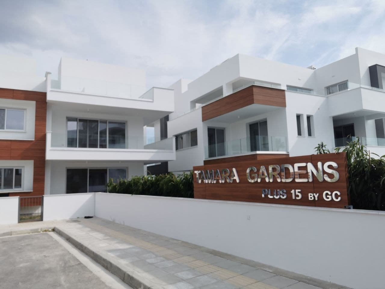Plus 15 Tamara Gardens