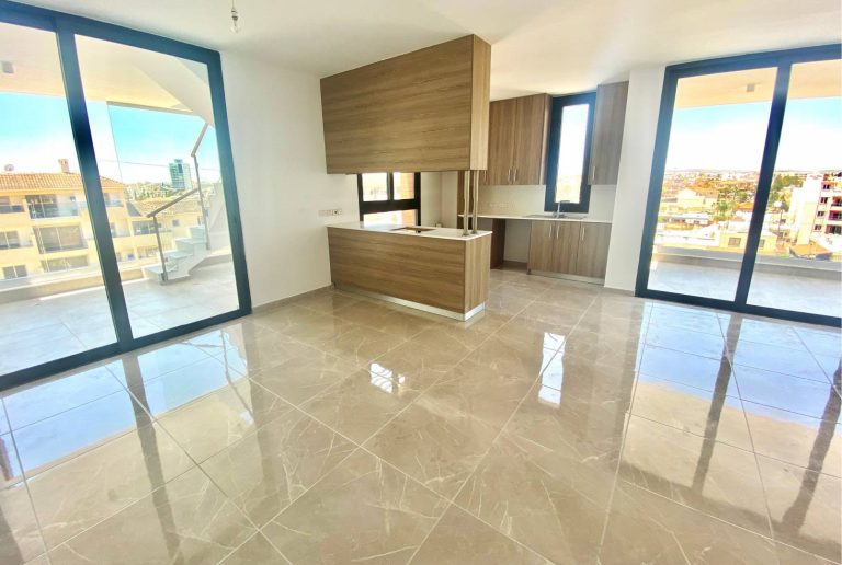 Plus 17 Media Residence