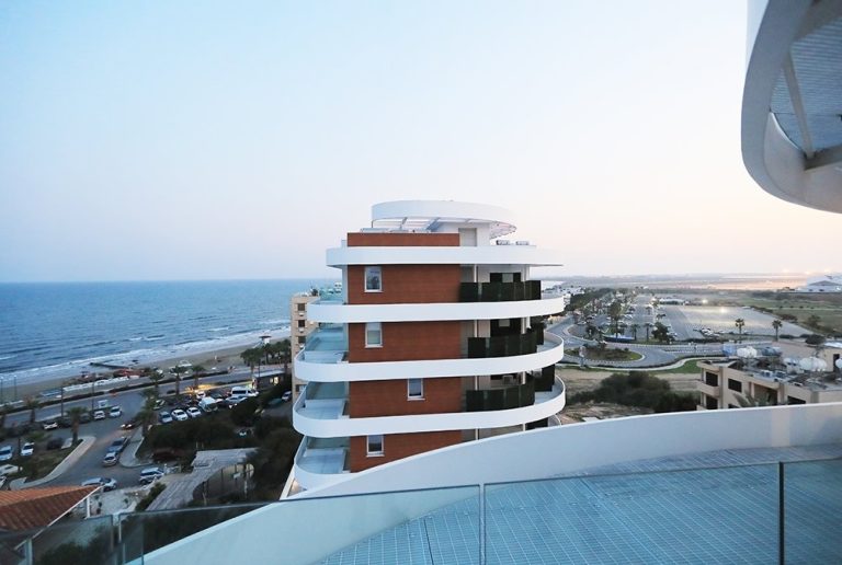 Plus 6 The Pearl of Mackenzie