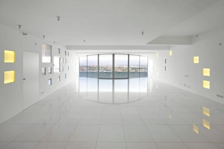 The White Walls (The Tower 25)