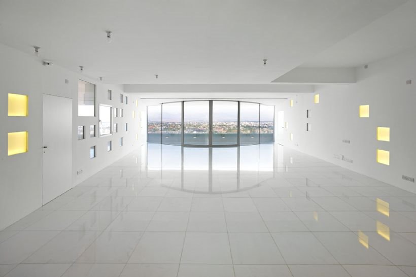 The White Walls (The Tower 25)