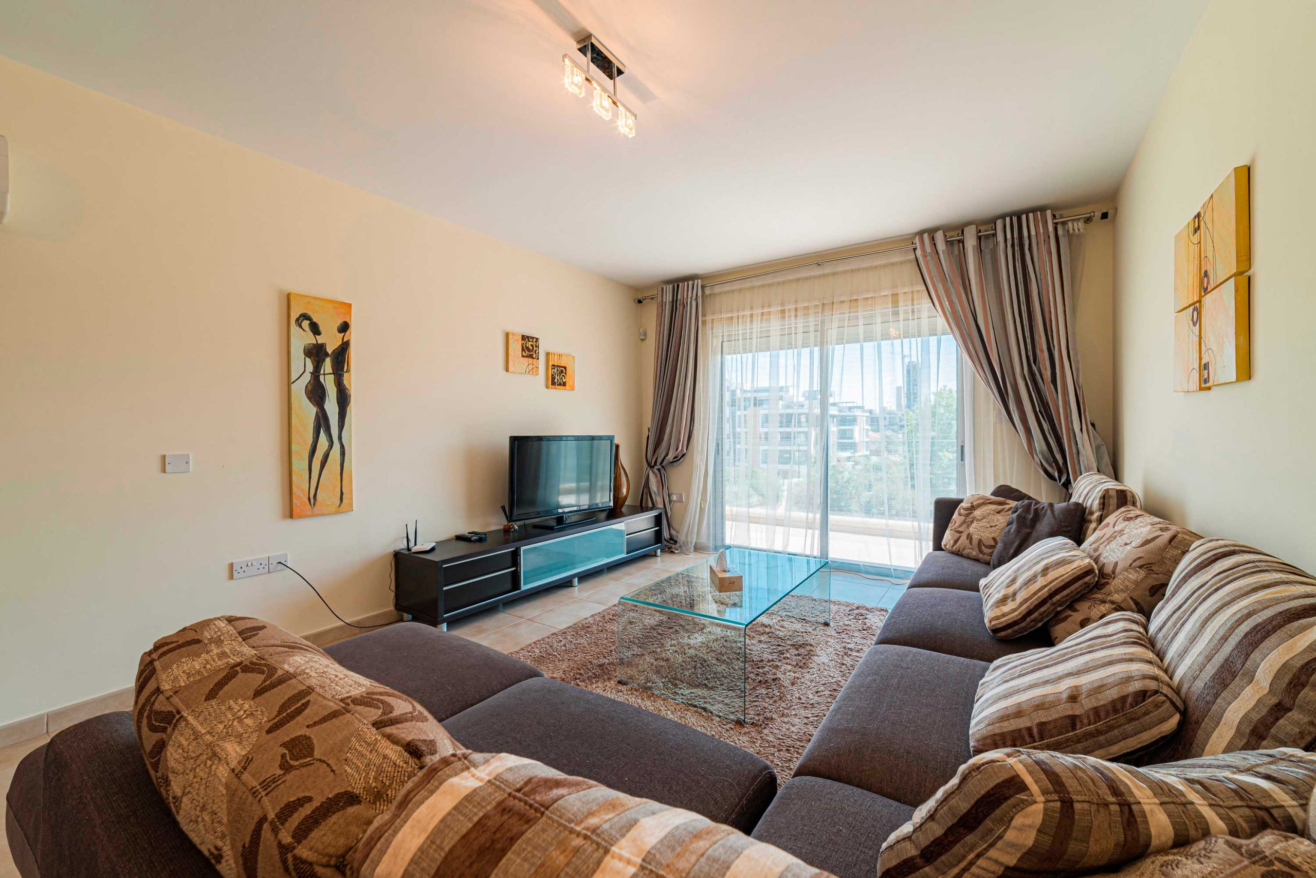 Penthouse In  regina Complex