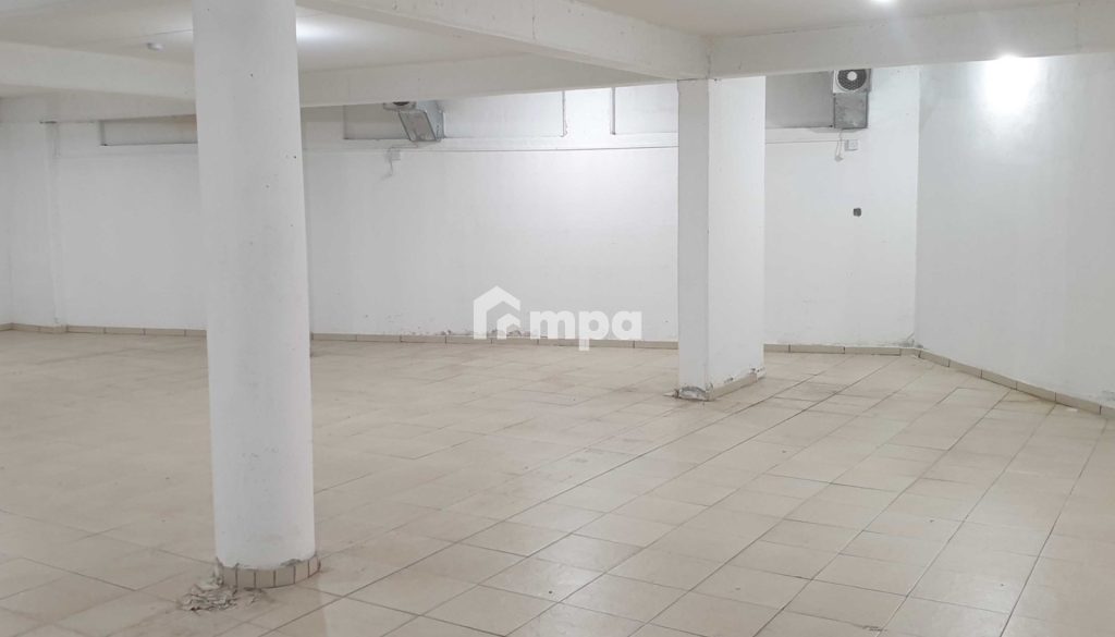 350m² Warehouse for Rent in Makedonitissa, Nicosia District