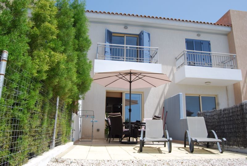 2 Bedroom House for Sale in Paphos – Universal