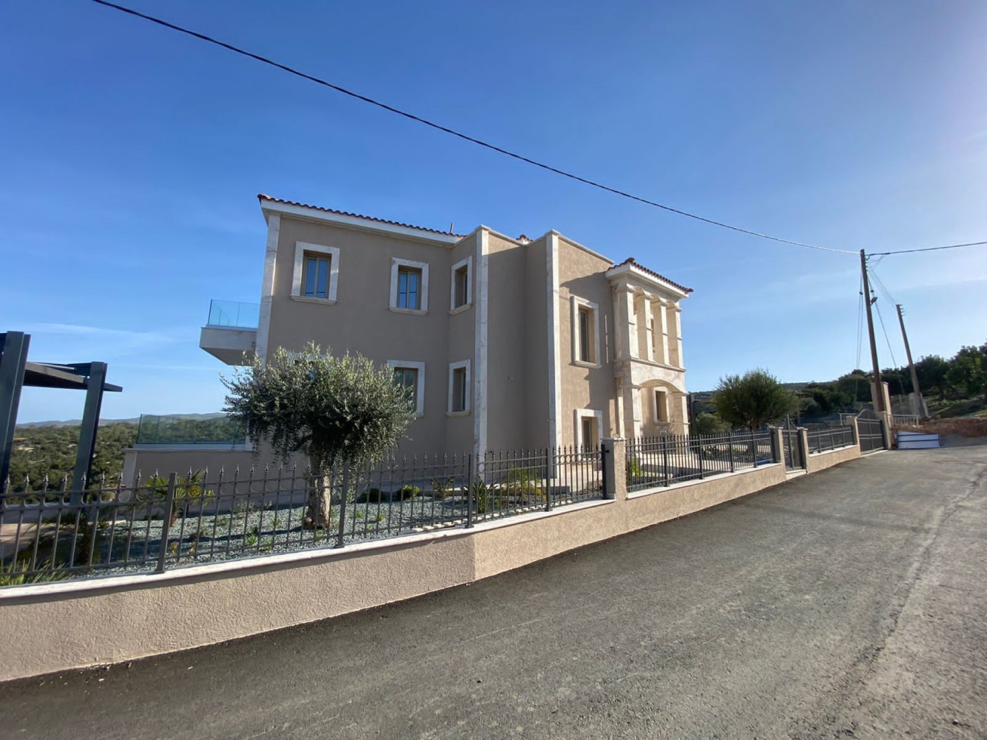 5 Bedroom House for Sale in Peyia, Paphos District