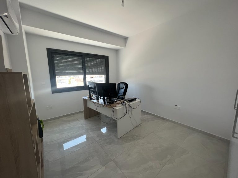 900m² Building for Sale in Agios Nikolaos, Limassol District