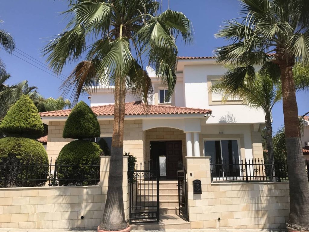 4 Bedroom House for Sale in Agios Tychonas, Limassol District