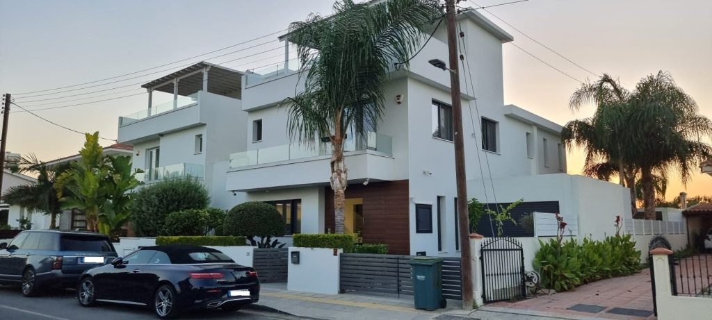 280m² Building for Sale in Oroklini, Larnaca District