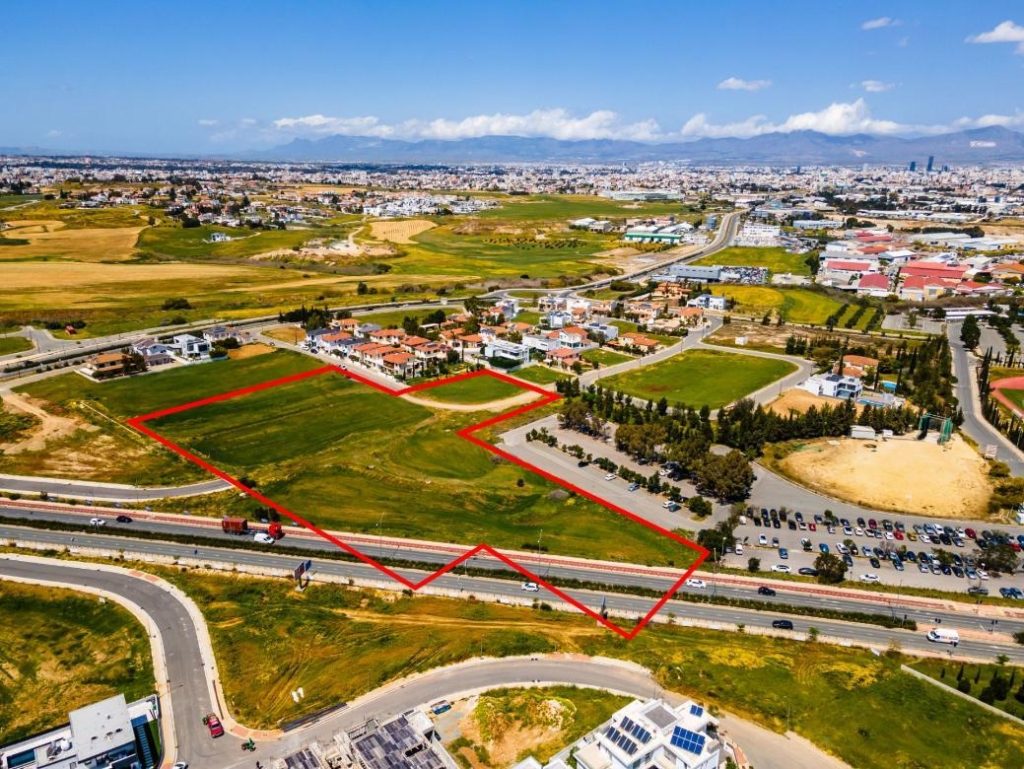 18,200m² Plot for Sale in Strovolos, Nicosia District