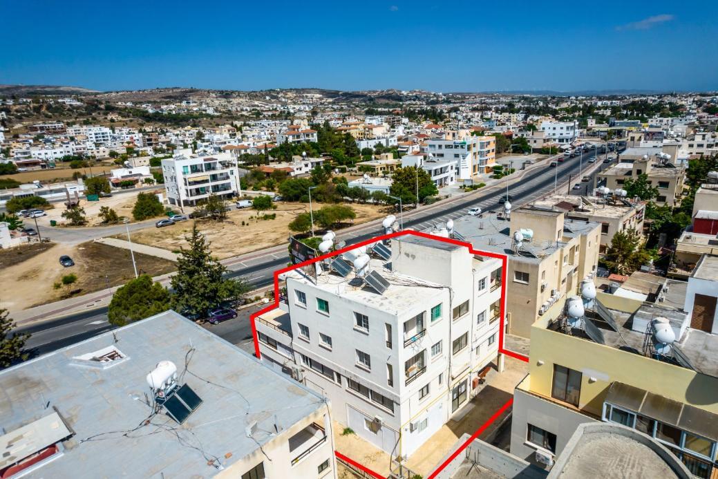 566m² Building for Sale in Geroskipou, Paphos District