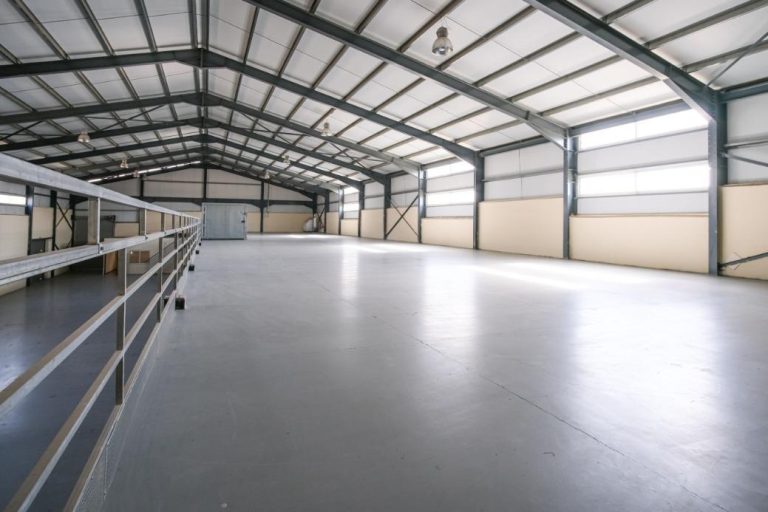 880m² Warehouse for Sale