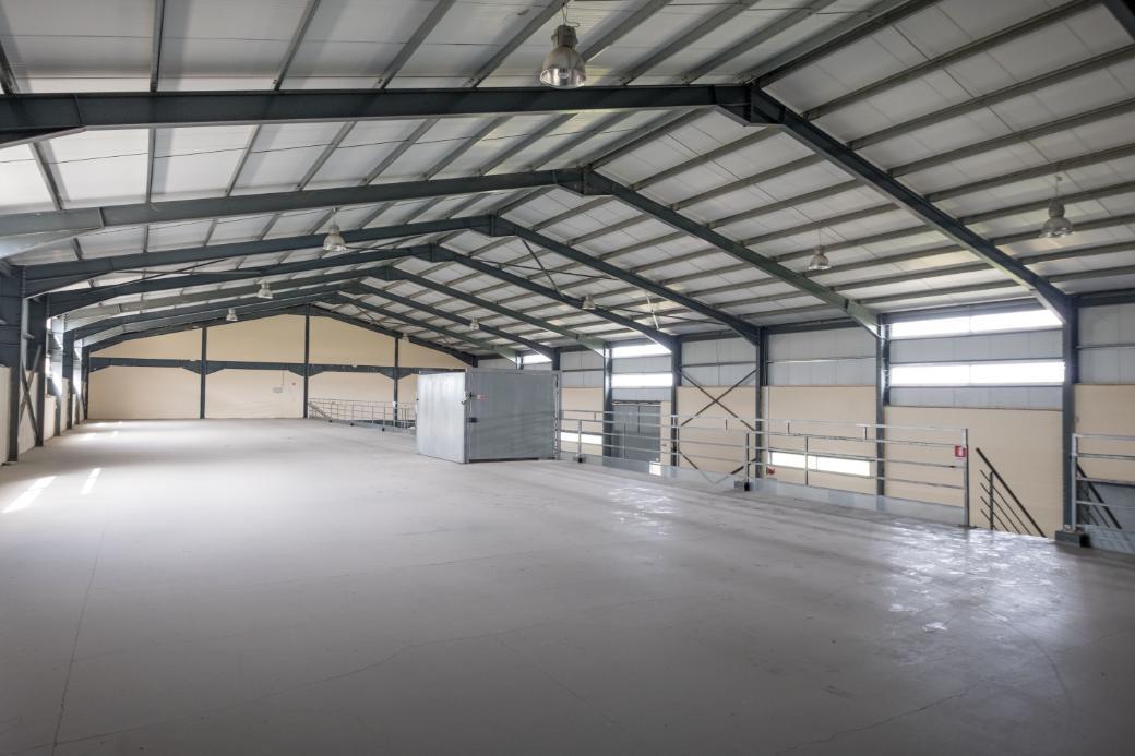 880m² Warehouse for Sale