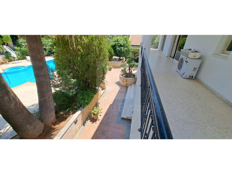 5 Bedroom House for Sale in Erimi, Limassol District