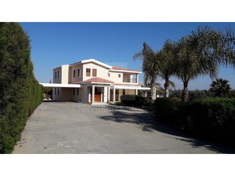 4 Bedroom House for Sale in Agioi Trimithias, Nicosia District