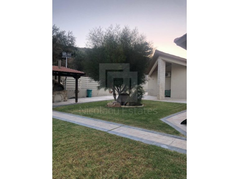 5 Bedroom House for Sale in Apsiou, Limassol District