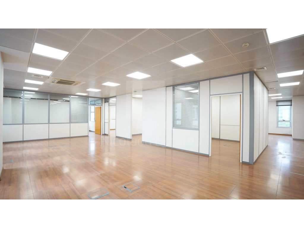 963m² Office for Rent in Aglantzia, Nicosia District