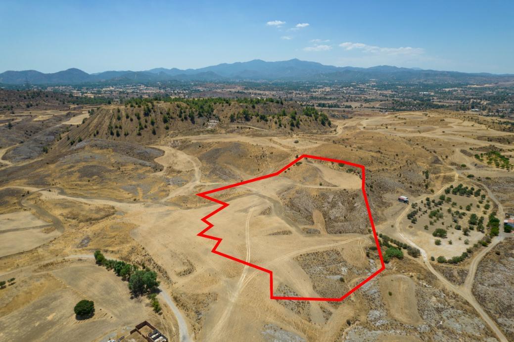 25,419m² Plot for Sale in Agia Varvara, Nicosia District