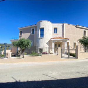 5 Bedroom House for Sale in Peyia, Paphos District