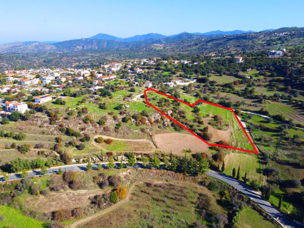 11,706m² Plot for Sale in Peristerona Pafou, Paphos District