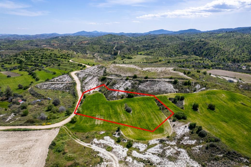 4,330m² Plot for Sale in Kampia, Nicosia District
