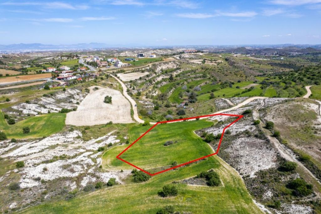 4,330m² Plot for Sale in Kampia, Nicosia District