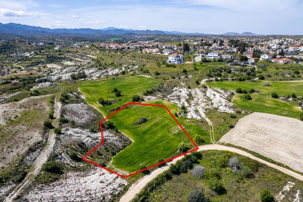 4,330m² Plot for Sale in Kampia, Nicosia District