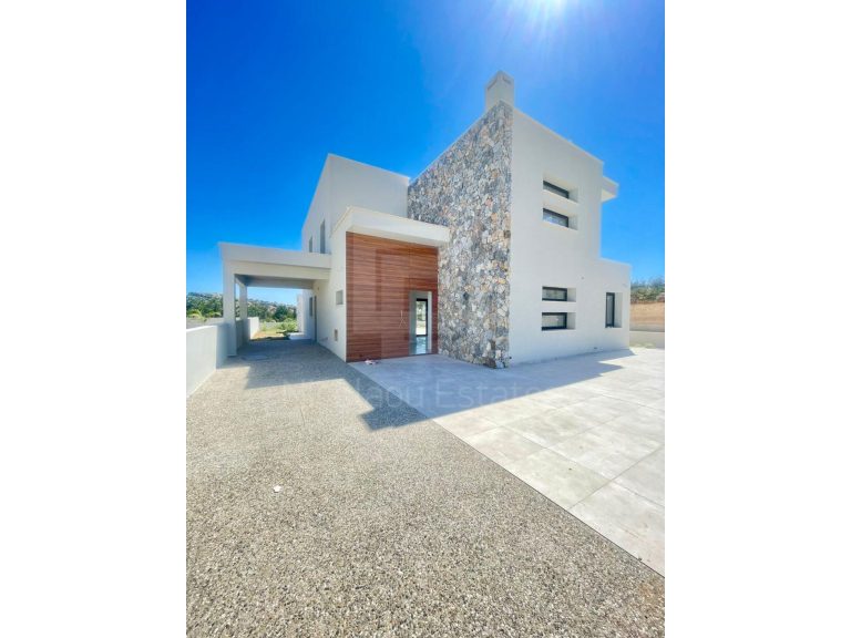 4 Bedroom House for Sale in Agios Tychonas, Limassol District