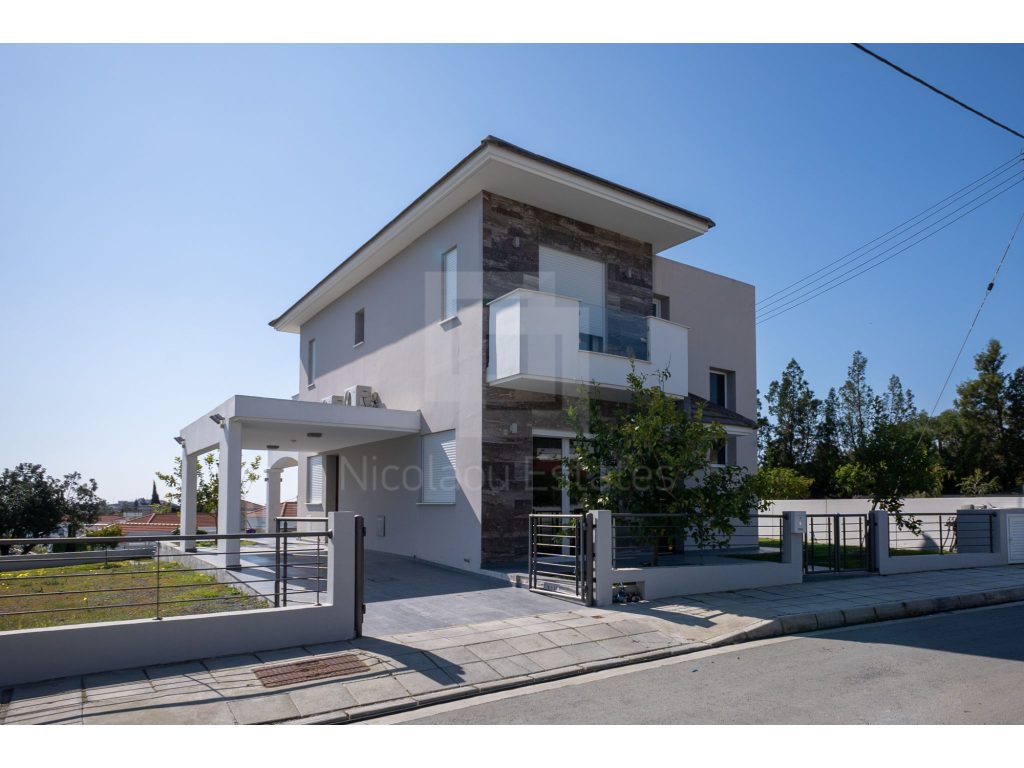 3 Bedroom House for Sale in Parekklisia, Limassol District