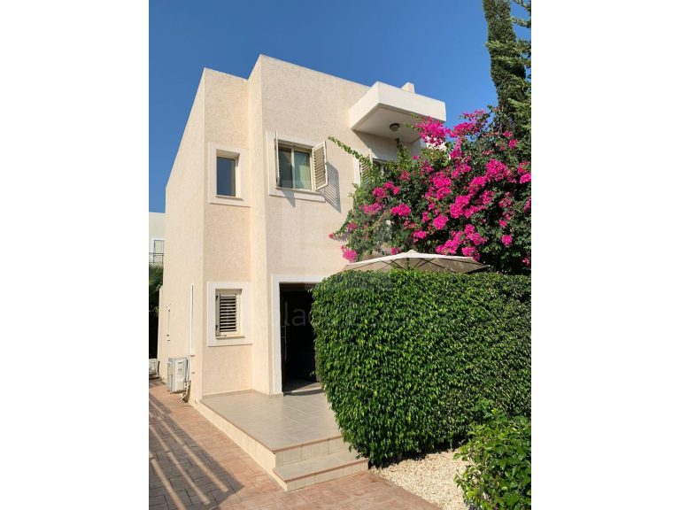 3 Bedroom House for Sale in Pyrgos Lemesou, Limassol District