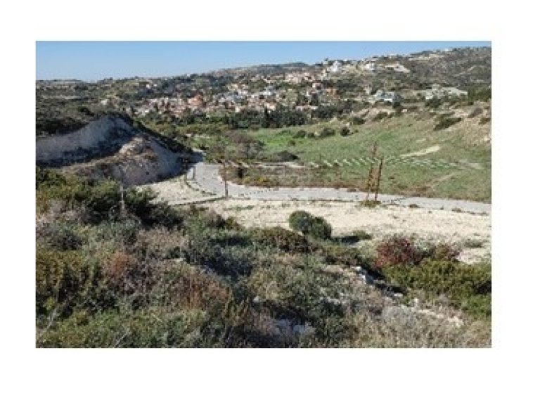 7,530m² Plot for Sale in Agios Tychonas, Limassol District