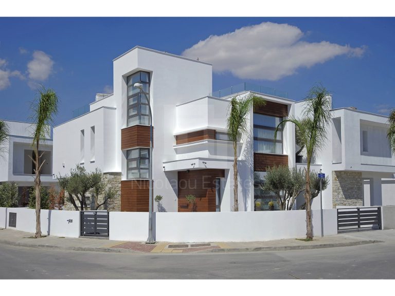 4 Bedroom House for Sale in Dromolaxia, Larnaca District