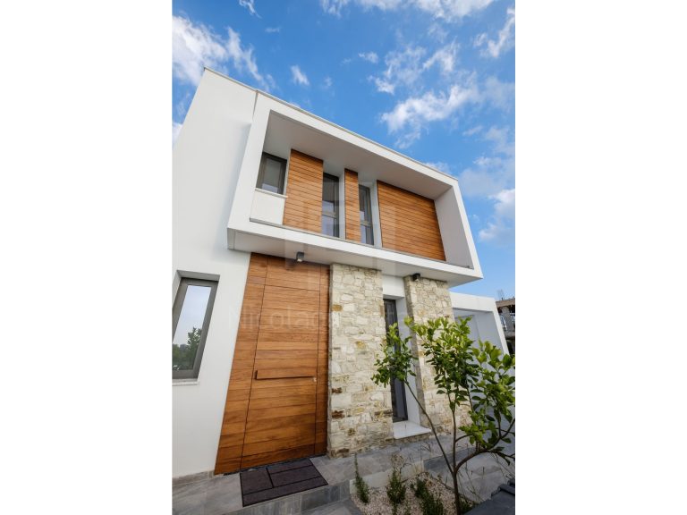 4 Bedroom House for Sale in Dromolaxia, Larnaca District