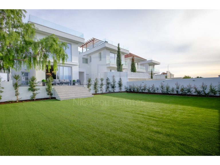 4 Bedroom House for Sale in Dromolaxia, Larnaca District