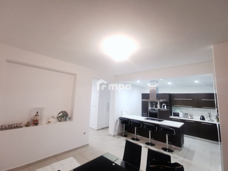 4 Bedroom House for Sale in Kallepeia, Nicosia District