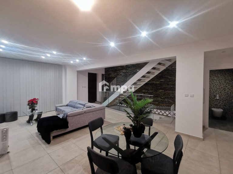 4 Bedroom House for Sale in Kallepeia, Nicosia District
