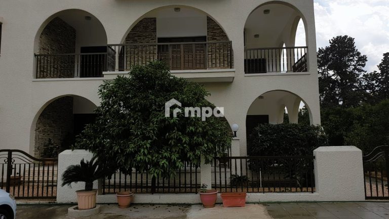 6+ Bedroom House for Sale in Larnaca District